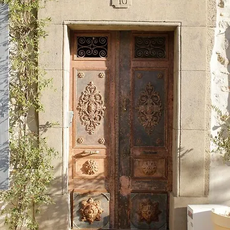 L'oiseau Bleu Rollier Bed & Breakfast Roubia