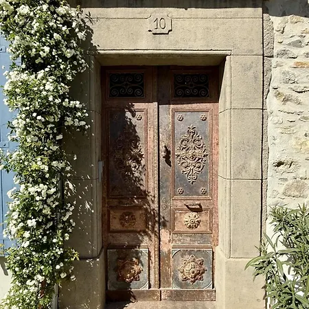 L'oiseau Bleu Rollier Bed & Breakfast 4*