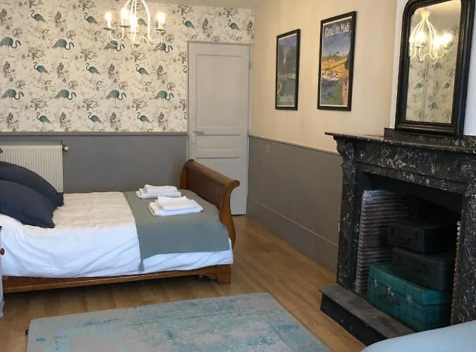 L'oiseau Bleu Rollier Bed & Breakfast 4*